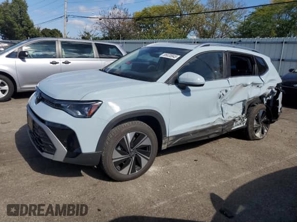 ✅ 2025 Volkswagen Taos SE • VIN: 3VVVC7B29SM050109 • Лот: 86635845. Опубликован ранее на Copart с пробегом 3 394 миль. Бесплатный доступ к архиву аукционных продаж из США и подробный отчёт об истории автомобиля на DreamBid. Изображение 1.