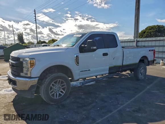 ✅ 2018 Ford F-250 XL • VIN: 1FT7X2BTXJEB47704 • Лот: 96087915. Опубликован ранее на Copart с пробегом Не указан. Бесплатный доступ к архиву аукционных продаж из США и подробный отчёт об истории автомобиля на DreamBid. Изображение 1.
