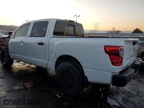 ✅ 2018 Nissan Titan SV • VIN: 1N6AA1EJ1JN537115 • Lot: 88761325. Wystawiony na Copart z przebiegiem 127 079 mil. Bezpłatny archiwum sprzedaży aukcyjnych z USA i szczegółowy raport historii pojazdu na DreamBid. Zdjęcie 2.