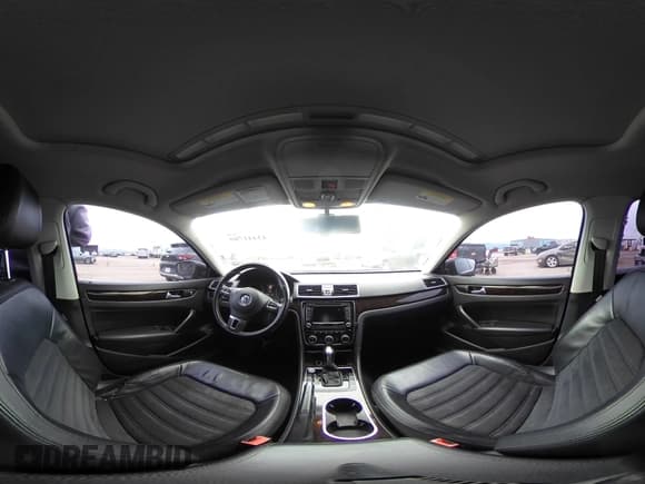 ✅ 2015 Volkswagen Passat SEL Premium • VIN: 1VWCV7A32FC064593 • Лот: 43441789. Опубликован ранее на IAAI с пробегом 147 088 миль. Бесплатный доступ к архиву аукционных продаж из США и подробный отчёт об истории автомобиля на DreamBid. Изображение 18.