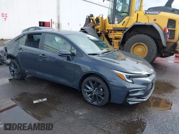 ✅ 2024 Toyota Corolla Hybrid LE • VIN: JTDBDMHE5R3013441 • Lot: 41914627. Listed on IAAI with 6,084 mi. Free auction sales archive from the USA and detailed vehicle history report at DreamBid. Image 1.