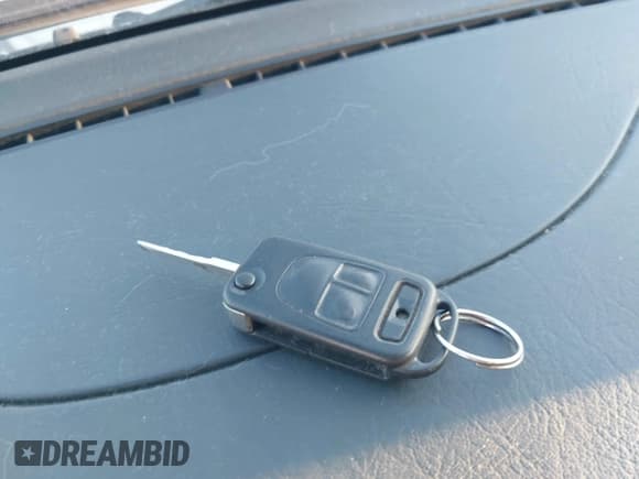 ✅ 2000 Mercedes-Benz M 320/430/500 • VIN: 4JGAB54E0YA184312 • Lot: 43879181. Listed on IAAI with 247,876 mi. Free auction sales archive from the USA and detailed vehicle history report at DreamBid. Image 11.