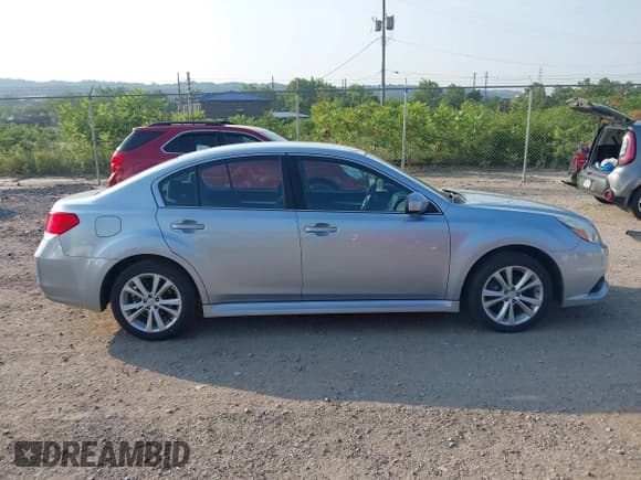 ✅ 2014 Subaru Legacy Premium • VIN: 4S3BMBC60E3028718 • Лот: 42576788. Опубликован ранее на IAAI с пробегом 101 489 миль. Бесплатный доступ к архиву аукционных продаж из США и подробный отчёт об истории автомобиля на DreamBid. Изображение 13.