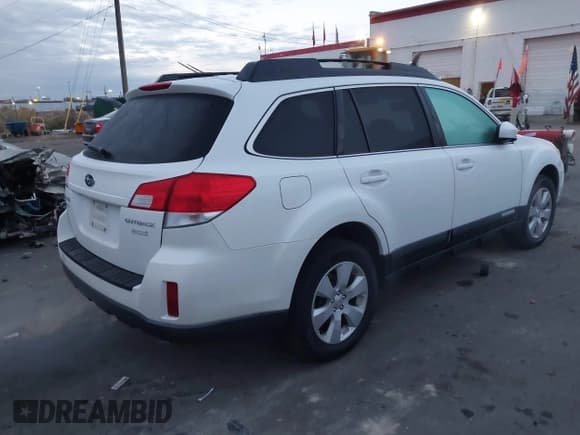 ✅ 2011 Subaru Outback Premium • VIN: 4S4BRBGC6B3418814 • Lot: 43731209. Listed on IAAI with 85,066 mi. Free auction sales archive from the USA and detailed vehicle history report at DreamBid. Image 4.