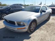 ✅ 2007 Ford Mustang Deluxe • VIN: 1ZVFT80NX75277292 • Lot: 43652705. Listed on IAAI with 216,027 mi. Free auction sales archive from the USA and detailed vehicle history report at DreamBid. Image 2.