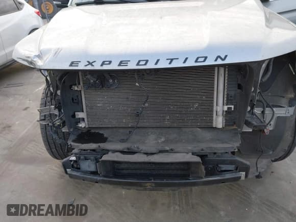 ✅ 2021 Ford Expedition Max Limited • VIN: 1FMJK1KT9MEA66904 • Lot: 41263079. Listed on IAAI with 69,091 mi. Free auction sales archive from the USA and detailed vehicle history report at DreamBid. Image 18.