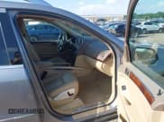 ✅ 2010 Mercedes-Benz GL 450 • VIN: 4JGBF7BE9AA560972 • Lot: 42678696. Wystawiony na IAAI z przebiegiem 156 048 mil. Bezpłatny archiwum sprzedaży aukcyjnych z USA i szczegółowy raport historii pojazdu na DreamBid. Zdjęcie 5.