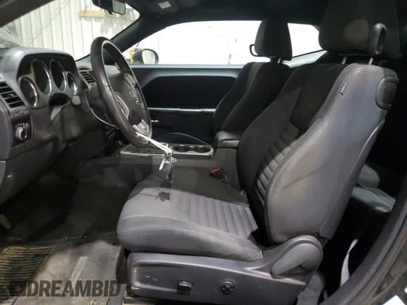 ✅ 2014 Dodge Challenger SXT • VIN: 2C3CDYAG8EH137397 • Lot: 44952325. Wystawiony na Copart z przebiegiem 102 079 mil. Bezpłatny archiwum sprzedaży aukcyjnych z USA i szczegółowy raport historii pojazdu na DreamBid. Zdjęcie 7.