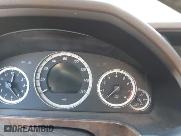 ✅ 2010 Mercedes-Benz E 550 Luxury • VIN: WDDHF9AB5AA212545 • Lot: 43590700. Listed on IAAI with Not provided. Free auction sales archive from the USA and detailed vehicle history report at DreamBid. Image 7.