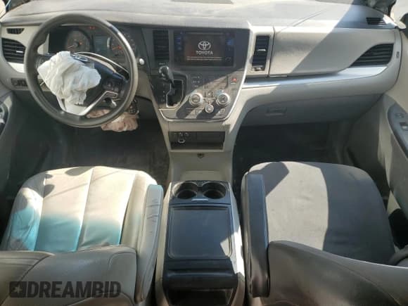 ✅ 2015 Toyota Sienna LE AAS • VIN: 5TDKK3DC2FS575053 • Lot: 71449105. Listed on Copart with 667,376 mi. Free auction sales archive from the USA and detailed vehicle history report at DreamBid. Image 8.