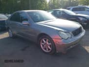 ✅ 2003 Mercedes-Benz C 240 • VIN: WDBRF81J23F399151 • Lot: 42148929. Wystawiony na IAAI z przebiegiem Nie podano. Bezpłatny archiwum sprzedaży aukcyjnych z USA i szczegółowy raport historii pojazdu na DreamBid. Zdjęcie 1.