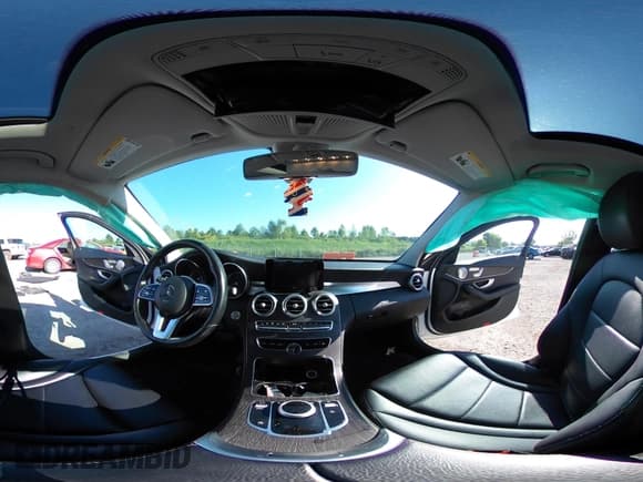 ✅ 2019 Mercedes-Benz C 300 • VIN: 55SWF8EB2KU314348 • Lot: 42563729. Wystawiony na IAAI z przebiegiem 72 369 mil. Bezpłatny archiwum sprzedaży aukcyjnych z USA i szczegółowy raport historii pojazdu na DreamBid. Zdjęcie 18.