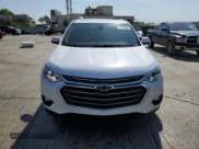 ✅ 2019 Chevrolet Traverse LT • VIN: 1GNERHKW5KJ119078 • Lot: 66179454. Wystawiony na Copart z przebiegiem 91 467 mil. Bezpłatny archiwum sprzedaży aukcyjnych z USA i szczegółowy raport historii pojazdu na DreamBid. Zdjęcie 5.