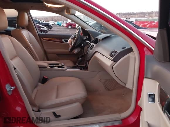 ✅ 2010 Mercedes-Benz C 300 Sport • VIN: WDDGF5EB0AR112028 • Lot: 43731204. Listed on IAAI with Not provided. Free auction sales archive from the USA and detailed vehicle history report at DreamBid. Image 5.