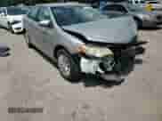 2014 Toyota Camry L z VIN 4T4BF1FK9ER378566, wystawiony jako Copart lot #65263795 z przebiegiem Nie podano mil oraz Szkoda całkowita • Salvage title. Historia ofert i sprzedaży dostępna na DreamBid. Obrazek 13.