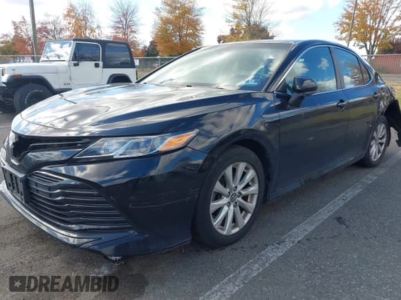 ✅ 2019 Toyota Camry LE • VIN: 4T1B11HK5KU258040 • Lot: 43522477. Wystawiony na IAAI z przebiegiem 131 146 mil. Bezpłatny archiwum sprzedaży aukcyjnych z USA i szczegółowy raport historii pojazdu na DreamBid. Zdjęcie 17.