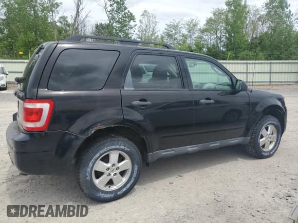 ✅ 2010 Ford Escape XLT • VIN: 1FMCU9D74AKC72632 • Lot: 60839115. Wystawiony na Copart z przebiegiem 164 985 mil. Bezpłatny archiwum sprzedaży aukcyjnych z USA i szczegółowy raport historii pojazdu na DreamBid. Zdjęcie 3.