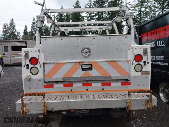 ✅ 2011 Ford F-350 • VIN: 1FD7X3B63BEC03804 • Lot: 43583747. Listed on IAAI with 271,246 mi. Free auction sales archive from the USA and detailed vehicle history report at DreamBid. Image 16.