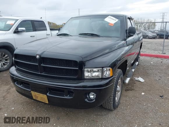 ✅ 2001 Dodge 1500 • VIN: 3B7HC13Z61G201439 • Lot: 43549659. Listed on IAAI with 179,592 mi. Free auction sales archive from the USA and detailed vehicle history report at DreamBid. Image 2.