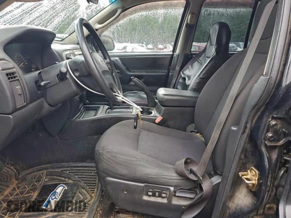 ✅ 2004 Jeep Grand Cherokee Laredo • VIN: 1J4GX48S04C423487 • Lot: 95890675. Wystawiony na Copart z przebiegiem Nie podano. Bezpłatny archiwum sprzedaży aukcyjnych z USA i szczegółowy raport historii pojazdu na DreamBid. Zdjęcie 7.