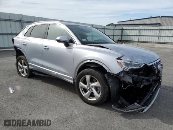 ✅ 2020 Audi Q3 Premium Plus • VIN: WA1BECF31L1048418 • Lot: 58637175. Wystawiony na Copart z przebiegiem 30 163 mil. Bezpłatny archiwum sprzedaży aukcyjnych z USA i szczegółowy raport historii pojazdu na DreamBid. Zdjęcie 4.