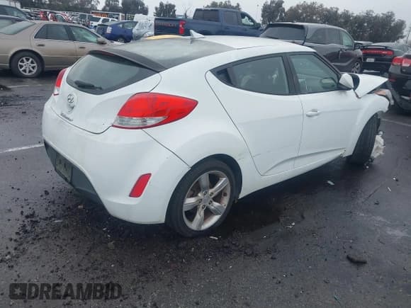 ✅ 2014 Hyundai Veloster • VIN: KMHTC6ADXEU186893 • Lot: 41510743. Wystawiony na IAAI z przebiegiem Nie podano. Bezpłatny archiwum sprzedaży aukcyjnych z USA i szczegółowy raport historii pojazdu na DreamBid. Zdjęcie 4.