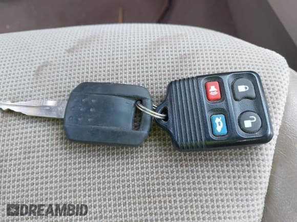 ✅ 2000 Mercury Sable LS Premium Group • VIN: 1MEFM53S0YA633417 • Лот: 42660016. Опубликован ранее на IAAI с пробегом 188 313 миль. Бесплатный доступ к архиву аукционных продаж из США и подробный отчёт об истории автомобиля на DreamBid. Изображение 11.