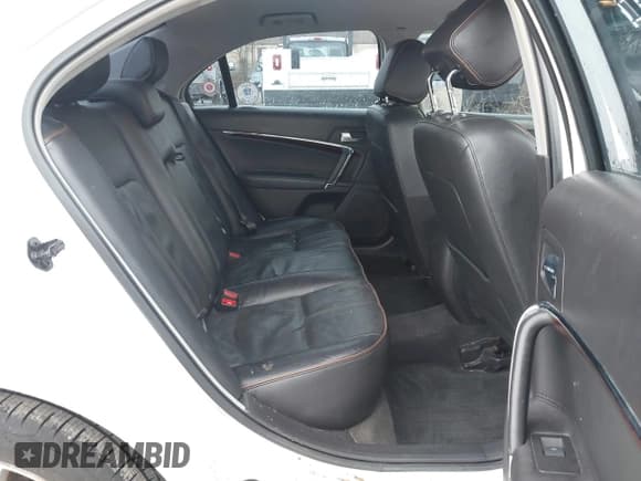 ✅ 2011 Lincoln MKZ Hybrid • VIN: 3LNDL2L37BR772875 • Lot: 42012810. Wystawiony na IAAI z przebiegiem 95 291 mil. Bezpłatny archiwum sprzedaży aukcyjnych z USA i szczegółowy raport historii pojazdu na DreamBid. Zdjęcie 8.