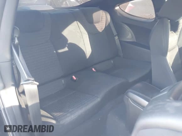 ✅ 2013 Hyundai Genesis Coupe R-Spec • VIN: KMHHT6KDXDU095528 • Lot: 41409123. Wystawiony na IAAI z przebiegiem Nie podano. Bezpłatny archiwum sprzedaży aukcyjnych z USA i szczegółowy raport historii pojazdu na DreamBid. Zdjęcie 8.