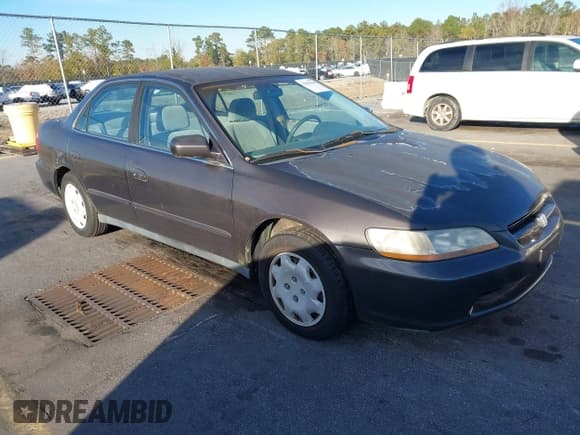 ✅ 1998 Honda Accord LX • VIN: 1HGCG564XWA218550 • Лот: 43909640. Опубликован ранее на IAAI с пробегом 11 495 миль. Бесплатный доступ к архиву аукционных продаж из США и подробный отчёт об истории автомобиля на DreamBid. Изображение 1.