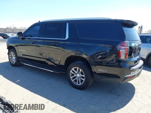 ✅ 2021 Chevrolet Suburban LT • VIN: 1GNSKCKD9MR263360 • Lot: 42205517. Wystawiony na IAAI z przebiegiem 127 733 mil. Bezpłatny archiwum sprzedaży aukcyjnych z USA i szczegółowy raport historii pojazdu na DreamBid. Zdjęcie 3.
