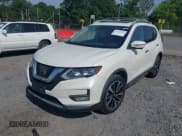 ✅ 2017 Nissan Rogue SL • VIN: JN8AT2MV2HW027176 • Lot: 42285869. Wystawiony na IAAI z przebiegiem 90 053 mil. Bezpłatny archiwum sprzedaży aukcyjnych z USA i szczegółowy raport historii pojazdu na DreamBid. Zdjęcie 2.