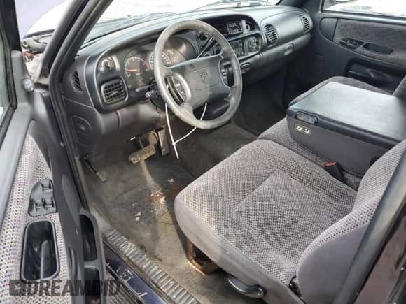 1998 Dodge 1500 с VIN 3B7HC16Y7WM242822, выставлен на аукционе Copart как лот 86508864 с пробегом 109 254 миль миль и Списание • Salvage title. История ставок и продаж доступна на DreamBid. Изображение 8.
