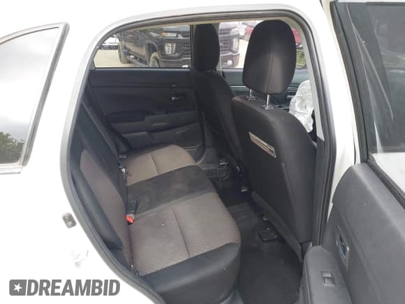 ✅ 2017 Mitsubishi Outlander ES • VIN: JA4AP3AU6HZ018930 • Лот: 43133329. Опубликован ранее на IAAI с пробегом 160 606 миль. Бесплатный доступ к архиву аукционных продаж из США и подробный отчёт об истории автомобиля на DreamBid. Изображение 8.