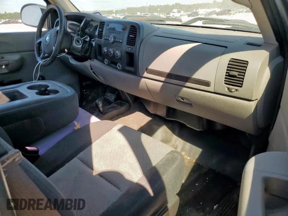 ✅ 2007 Chevrolet Silverado 2500HD 1LT • VIN: 1GCHK24K07E506784 • Lot: 85856295. Wystawiony na Copart z przebiegiem 153 035 mil. Bezpłatny archiwum sprzedaży aukcyjnych z USA i szczegółowy raport historii pojazdu na DreamBid. Zdjęcie 10.