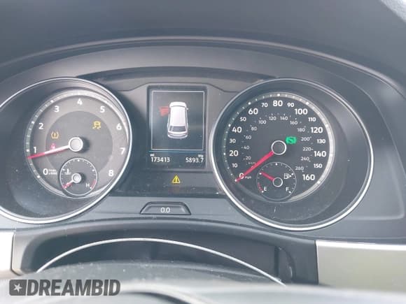 ✅ 2018 Volkswagen Atlas Launch Edition • VIN: 1V2BR2CA6JC500810 • Lot: 42550484. Wystawiony na IAAI z przebiegiem 173 413 mil. Bezpłatny archiwum sprzedaży aukcyjnych z USA i szczegółowy raport historii pojazdu na DreamBid. Zdjęcie 7.