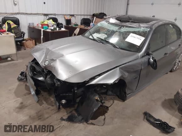 ✅ 2011 BMW 3 Series 335d • VIN: WBAPN7C53BF184119 • Lot: 41867926. Wystawiony na IAAI z przebiegiem 98 545 mil. Bezpłatny archiwum sprzedaży aukcyjnych z USA i szczegółowy raport historii pojazdu na DreamBid. Zdjęcie 6.