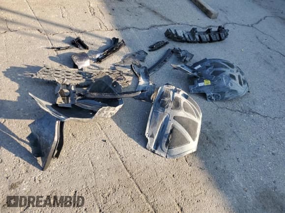 ✅ 2018 Dodge Charger SXT • VIN: 2C3CDXBG4JH281175 • Lot: 90253055. Listed on Copart with 144,521 mi. Free auction sales archive from the USA and detailed vehicle history report at DreamBid. Image 12.