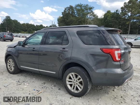 ✅ 2017 Ford Explorer XLT • VIN: 1FM5K7D86HGA94215 • Лот: 81742765. Опубликован ранее на Copart с пробегом 128 063 миль. Бесплатный доступ к архиву аукционных продаж из США и подробный отчёт об истории автомобиля на DreamBid. Изображение 2.