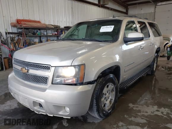 ✅ 2007 Chevrolet Suburban LT • VIN: 3GNFK16337G143209 • Lot: 42791126. Listed on IAAI with 275,673 mi. Free auction sales archive from the USA and detailed vehicle history report at DreamBid. Image 2.