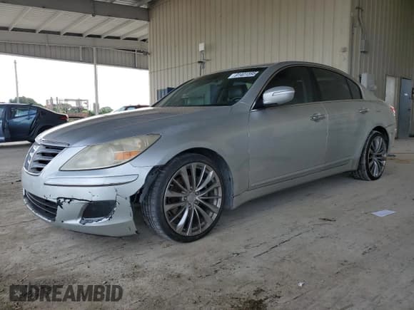 ✅ 2009 Hyundai Genesis • VIN: KMHGC46E39U021698 • Lot: 91401595. Wystawiony na Copart z przebiegiem 177 425 mil. Bezpłatny archiwum sprzedaży aukcyjnych z USA i szczegółowy raport historii pojazdu na DreamBid. Zdjęcie 1.