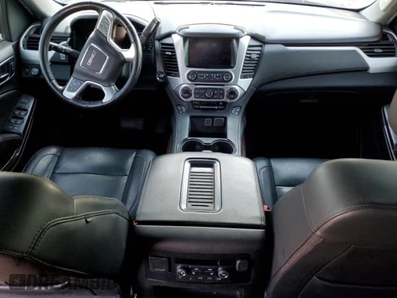 ✅ 2017 GMC Yukon XL SLT • VIN: 1GKS1GKC1HR298754 • Lot: 90784655. Wystawiony na Copart z przebiegiem 110 748 mil. Bezpłatny archiwum sprzedaży aukcyjnych z USA i szczegółowy raport historii pojazdu na DreamBid. Zdjęcie 8.