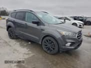 ✅ 2017 Ford Escape SE • VIN: 1FMCU0GD9HUD06172 • Lot: 95286385. Wystawiony na Copart z przebiegiem 151 536 mil. Bezpłatny archiwum sprzedaży aukcyjnych z USA i szczegółowy raport historii pojazdu na DreamBid. Zdjęcie 4.