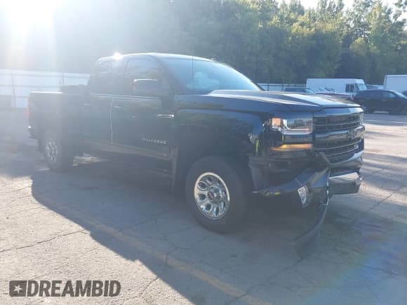 ✅ 2019 Chevrolet Silverado 1500 LT • VIN: 2GCVKPEC1K1231430 • Lot: 43174279. Wystawiony na IAAI z przebiegiem 117 576 mil. Bezpłatny archiwum sprzedaży aukcyjnych z USA i szczegółowy raport historii pojazdu na DreamBid. Zdjęcie 1.
