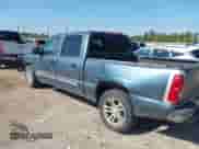 2006 Chevrolet Silverado 1500 LT1 z VIN 2GCEC13T261175923, wystawiony jako IAAI lot #43088575 z przebiegiem 463 390 mil mil oraz . Historia ofert i sprzedaży dostępna na DreamBid. Obrazek 3.