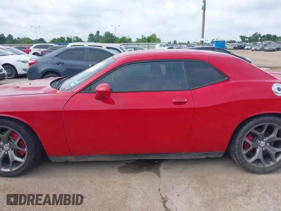 ✅ 2013 Dodge Challenger R/T Classic • VIN: 2C3CDYBT6DH594154 • Lot: 42406366. Wystawiony na IAAI z przebiegiem 139 585 mil. Bezpłatny archiwum sprzedaży aukcyjnych z USA i szczegółowy raport historii pojazdu na DreamBid. Zdjęcie 14.