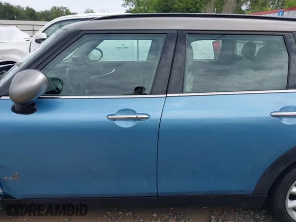 ✅ 2017 MINI Clubman Cooper S • VIN: WMWLU5C57H2E82827 • Lot: 42107867. Listed on IAAI with 39,870 mi. Free auction sales archive from the USA and detailed vehicle history report at DreamBid. Image 15.