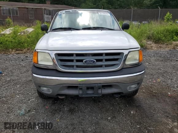 ✅ 2004 Ford F-150 XL • VIN: 2FTRF08294CA16417 • Lot: 58192935. Wystawiony na Copart z przebiegiem 233 414 mil. Bezpłatny archiwum sprzedaży aukcyjnych z USA i szczegółowy raport historii pojazdu na DreamBid. Zdjęcie 5.