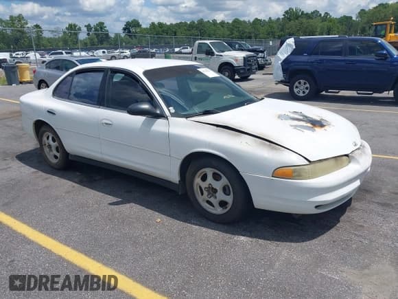 ✅ 1999 Oldsmobile Intrigue GX • VIN: 1G3WH52H8XF383101 • Lot: 42739133. Wystawiony na IAAI z przebiegiem Nie podano. Bezpłatny archiwum sprzedaży aukcyjnych z USA i szczegółowy raport historii pojazdu na DreamBid. Zdjęcie 1.