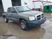 2007 Dodge Dakota SLT with VIN 1D7HW48K17S129383, listed as a IAAI auction lot 42253930 with 164,430 mi miles and . Bid and sale history available at DreamBid. Image 1.